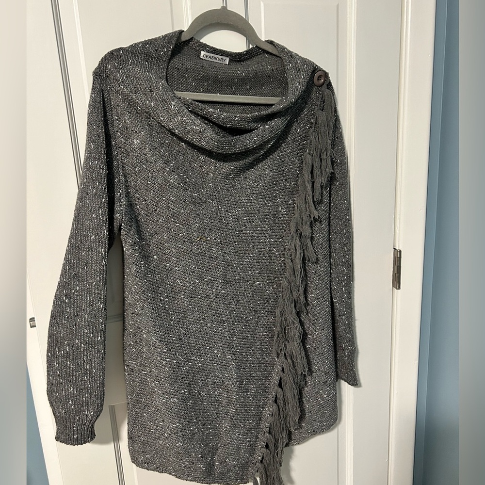 Women’s size large gray cowl neck tunic sweater with fringe